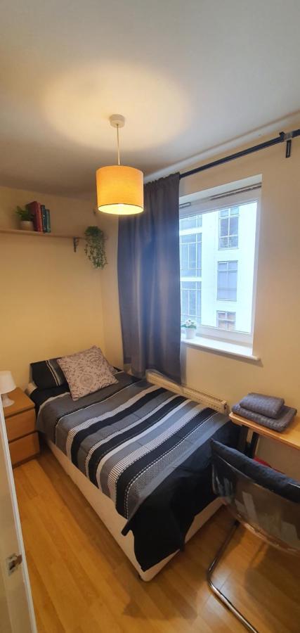 Double Room&Private Bath Near The Square Mile Londra Esterno foto